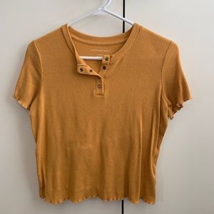 American Eagle Mustard Top